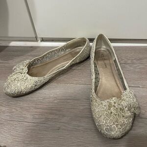 CL by Laundry Cream Lace Flats